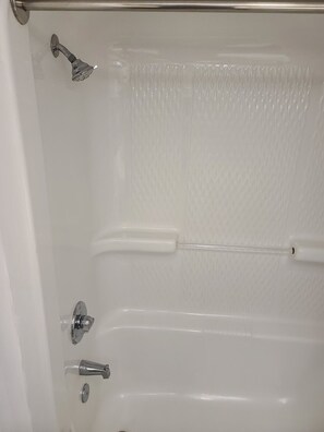 Douche, sĂšche-cheveux