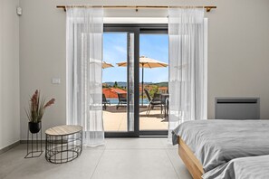 4 Schlafzimmer, Schreibtisch, Bügeleisen/Bügelbrett, WLAN