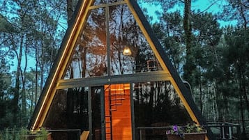 Deluxe Chalet | 1 bedroom, soundproofing, iron/ironing board, free WiFi