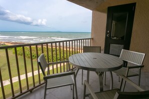 Outdoor dining - Beachfront 3-Bedroom Villa in Palmas del Mar(BV179) (Humacao)