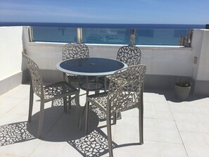Apartment | Outdoor dining