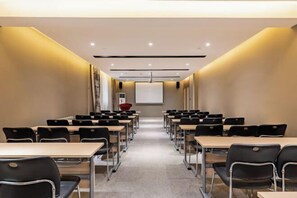 Meeting facility - Homeinn · neo (Tianjin Railway Station Binjiang Avenue Pedestrian Street) (Tianjin)