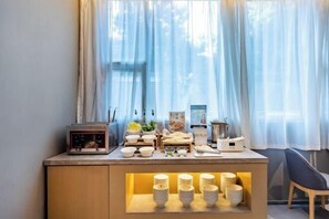 Restaurant - Homeinn · neo (Tianjin Railway Station Binjiang Avenue Pedestrian Street) (Tianjin)