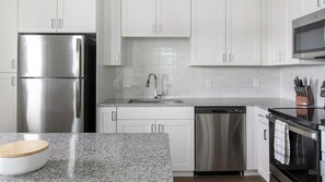 Kühlschrank, Esstisch