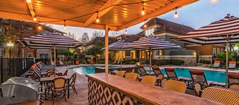 Landing | Chic 1BD, Clubhouse, Gym