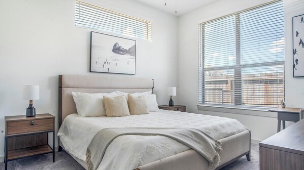1 bedroom, desk, iron/ironing board, WiFi - Landing | Chic 1BD, Yoga Studio, Gym (Austin)