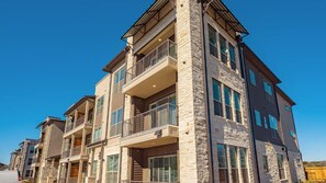 Exterior - Landing | Chic 1BD, Yoga Studio, Gym (Austin)