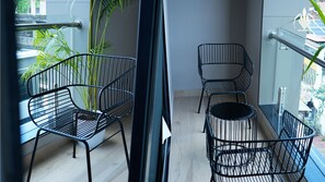 King Room with Private Balcony | 1 quarto, roupas de cama premium