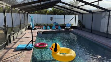 AuĂenpool, beheizter Pool