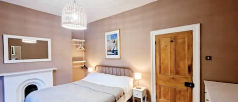 2 chambres, fer et planche à repasser, accès Internet, draps fournis