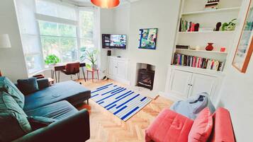 Télévision, chaßne hi-fi, espaces bureaux