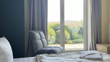 Apartemen | 3 kamar tidur dan dilengkapi dengan perabotan berbeda-beda