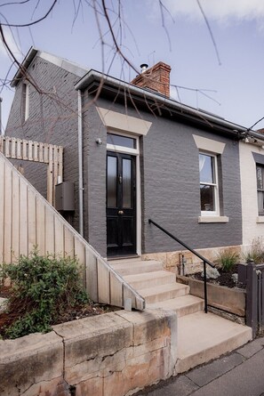 Exterior detail - Little Brick Cottage (South Hobart)