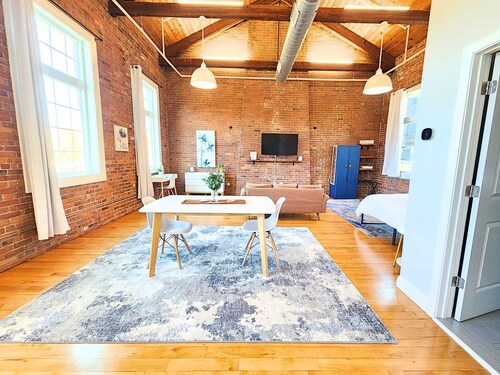 Jennifer's Historic Brick Riverfront Loft Apartment