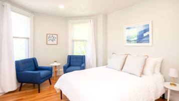 2 soverom, skrivebord, strykejern/-brett og wi-fi (inkludert)