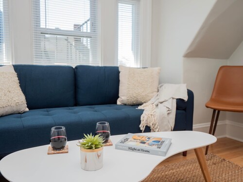 Jennifer’s Cozy Tower Lookout 3BR Brown U Views