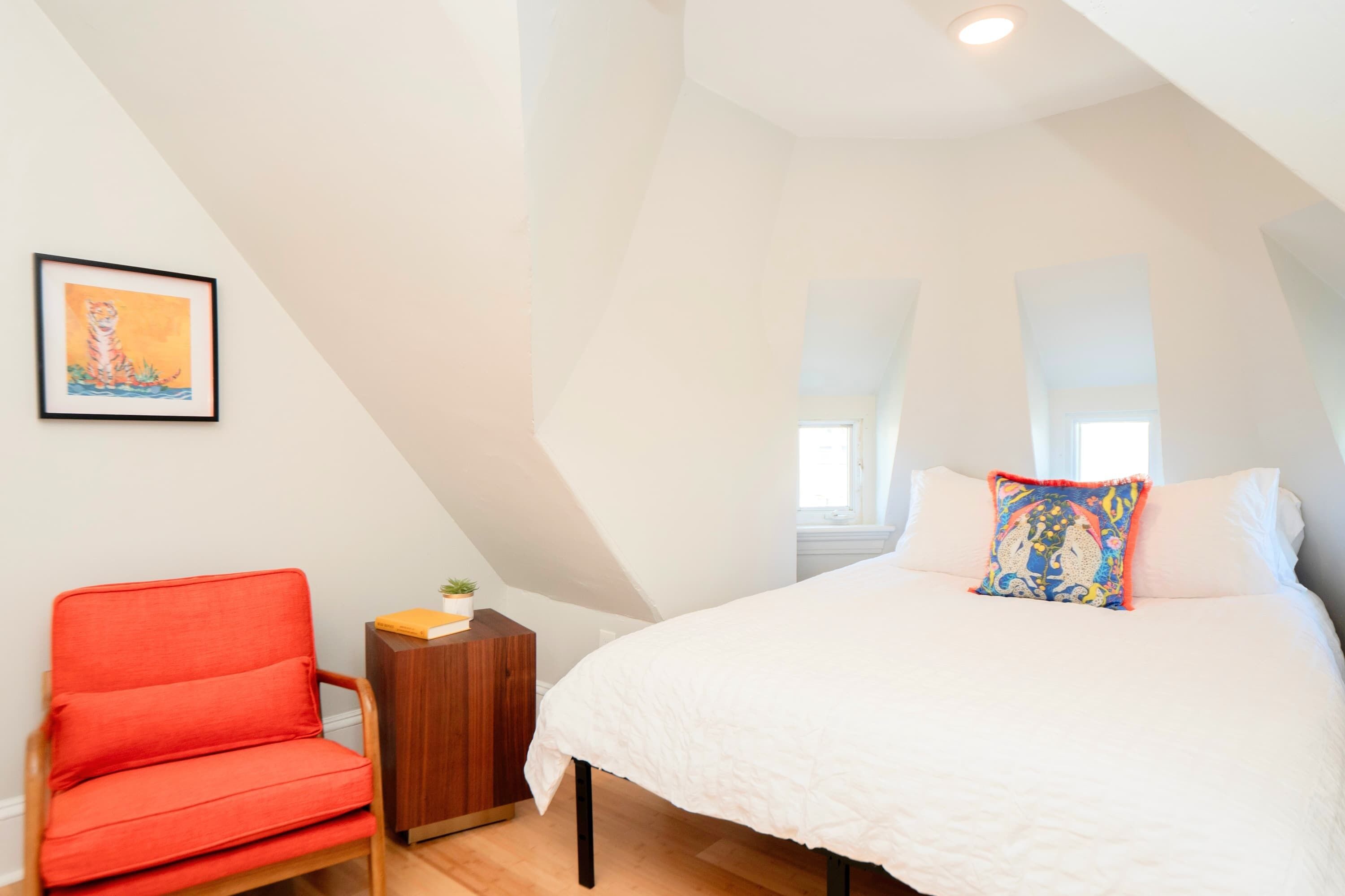 3 bedrooms, desk, iron/ironing board, free WiFi