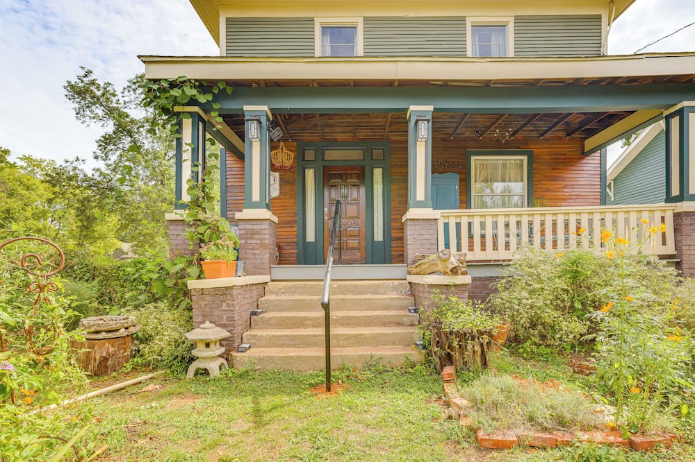 ~ 3 Mi to Dtwn: Centrally Located Birmingham Home! - Center Point, AL