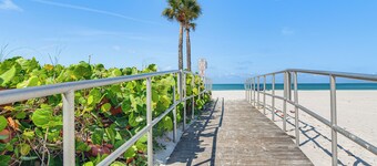 Madeira Beach Studio: Walk to John's Pass!