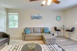 Interior - Updated Rental < 15 Mi to Talladega Superspeedway! (Talladega)