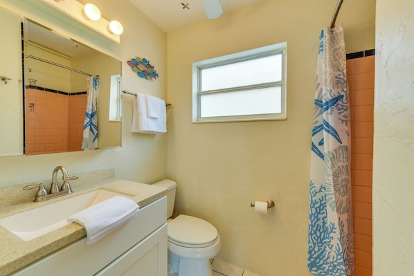 Apartment (0 Bedroom) | Interior - Beachfront Condo: Redington Shores Retreat! (Redington Shores)