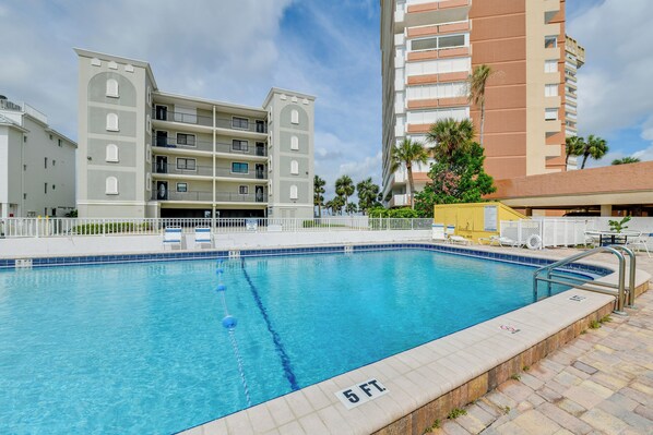 Interior - Beachfront Condo: Redington Shores Retreat! (Redington Shores)