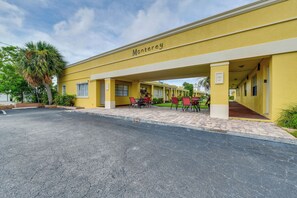 Interior - Beachfront Condo: Redington Shores Retreat! (Redington Shores)