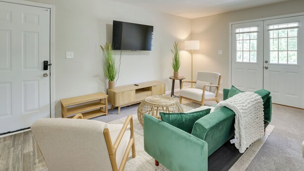 Living area - Updated Rental ~ 14 Mi to Talladega Superspeedway! (Talladega)