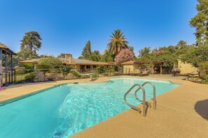 Interior - Spacious Home - 6 Mi to Downtown Fresno! (Fresno)