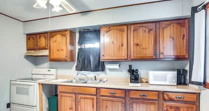 Cabin in Boulder Junction w/ Fire Pit + Deck!