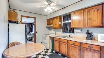 House (2 Bedrooms) | Interior