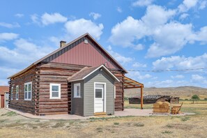 House (2 Bedrooms) | Interior - Mountain-view Log Cabin in Wyoming Wilderness (Encampment)