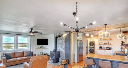 Mountain-view Log Cabin in Wyoming Wilderness
