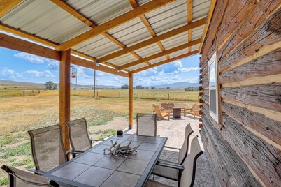 Mountain-view Log Cabin in Wyoming Wilderness