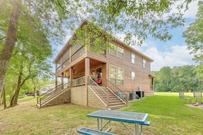 House (4 Bedrooms) | Interior - Riverfront Cabin on 2 Acres in Glenwood! (Caddo Gap)