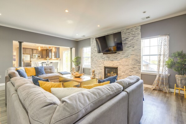 House (5 Bedrooms) | Front of property