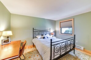 Interior - Skier's Paradise: Townhome w/ Deck in Cortland! (Cortland)