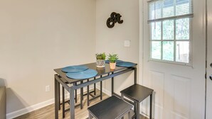 Interior - Talladega Apartment ~ 14 Mi to Superspeedway! (Talladega)