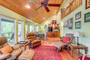Interior - Spring River Vacation Rental w/ Deck & Views (Mammoth Spring)
