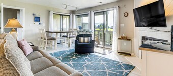 Bernard's Landing Condo - Includes Linens!