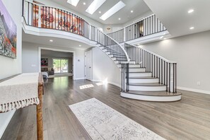 Villa (4 Bedrooms) | Interior