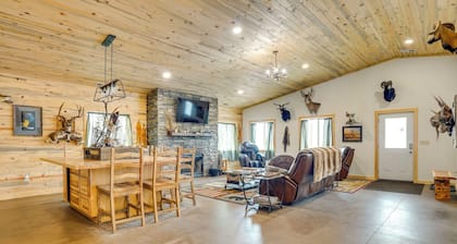 South Dakota Nature Getaway w/ Hot Tub