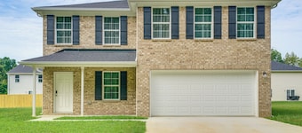 Spacious Home: 8 Mi to Bernheim Arboretum!