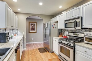 House (4 Bedrooms) | Interior