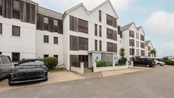 Apartment, Accessible | 2 bedrooms, desk