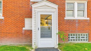 Interior - Apartment > 1 Mi to Buffalo Botanical Gardens! (Buffalo)