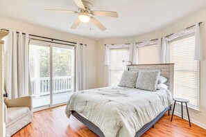 Interior - Walk to Beaches: Home w/ Patio in Surf City! (Holly Ridge)