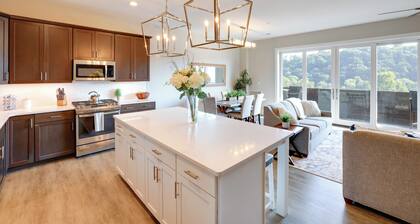 Downtown Lynchburg Condo w/ Balcony: Walk to River