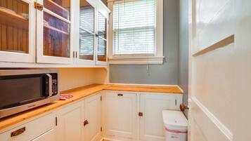 Hús (2 Bedrooms) | Að innan