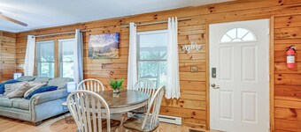 Cabin w/ Hot Tub, Near Smoky Mountains Natl Park!